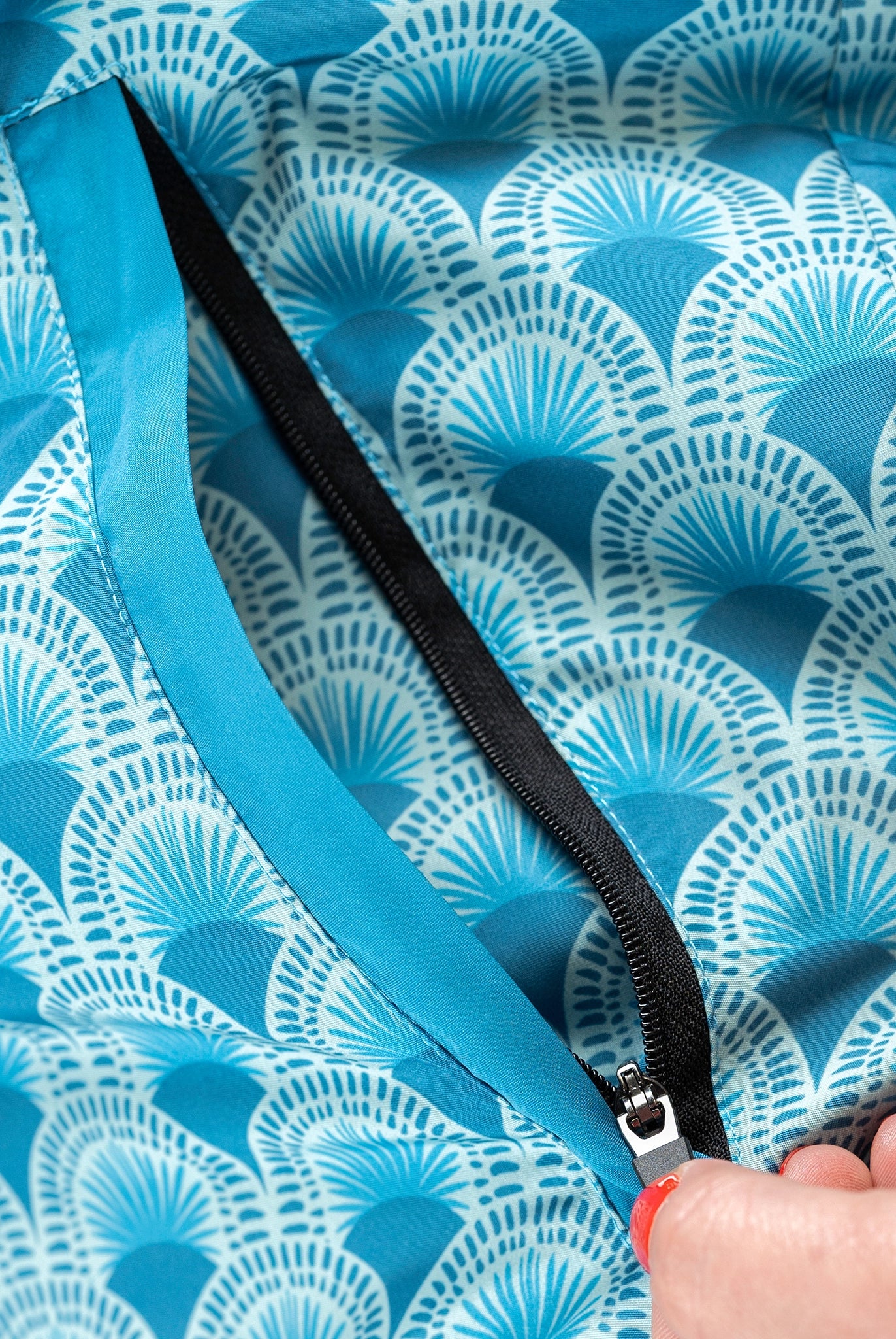 water resistant smock with pockets